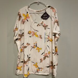 Women’s Plus Ava & Viv 3X NWT V neck Tee shirt.
